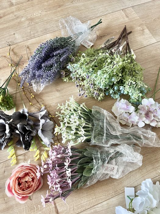 Штучні квіти, головки, пластикові букети