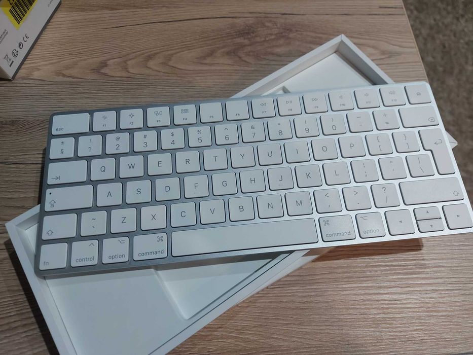 Klawiatura Apple Magic Keyboard A2450 – bezprzewodowa, Lightning