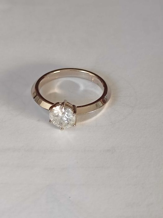 Złoty pierścionek 585 z brylantem 1,01 (certyfikat)wzór Tiffany