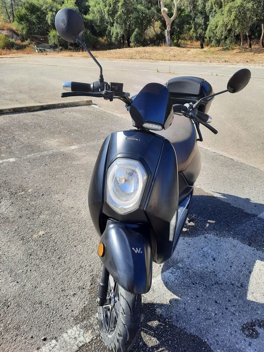 Electrica, bateria portátil pode levar para casa ou carregar na mota