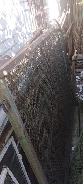 Забор металевий з сітки рабиця.3 см.ячейка
