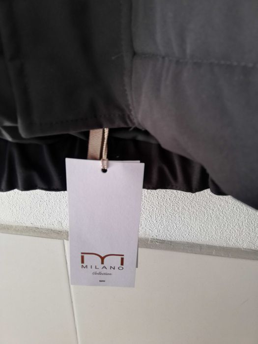 Casaco impermeável com carapuço