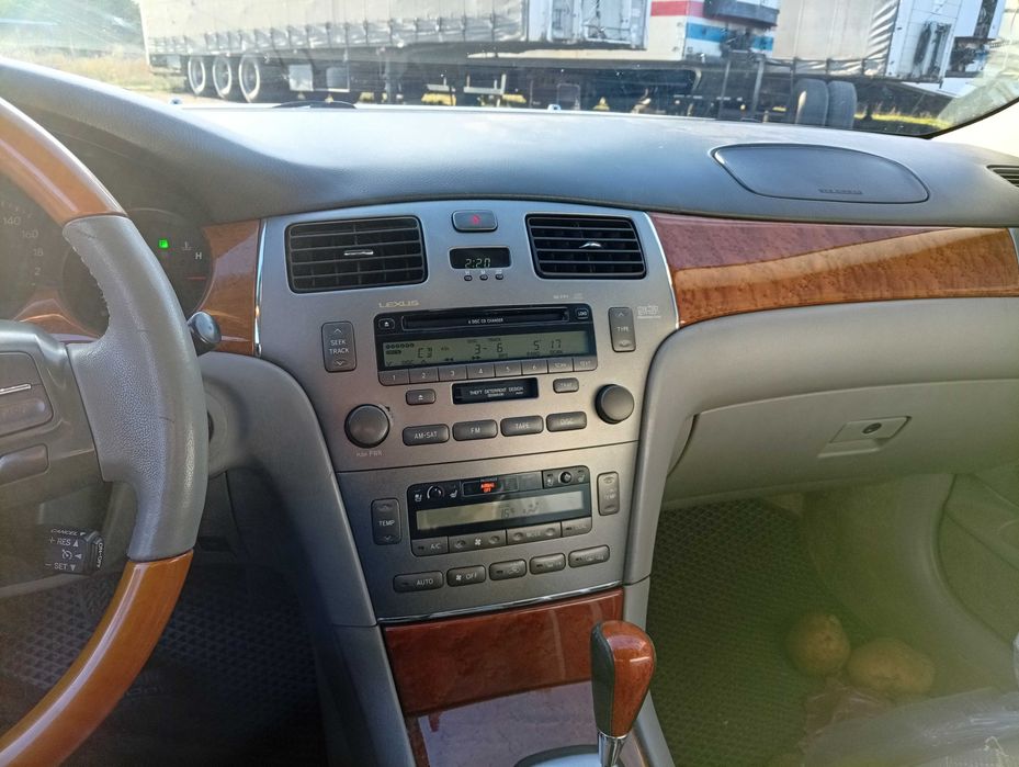 Продам Лексус ес 330