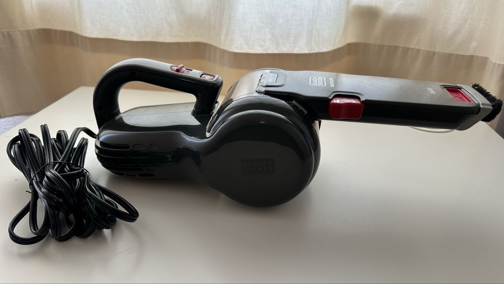 Aspirador de carro Black & Decker Pivot 12V