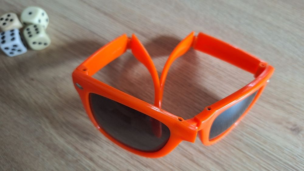 Corda para saltar em pvc e oculos crianca