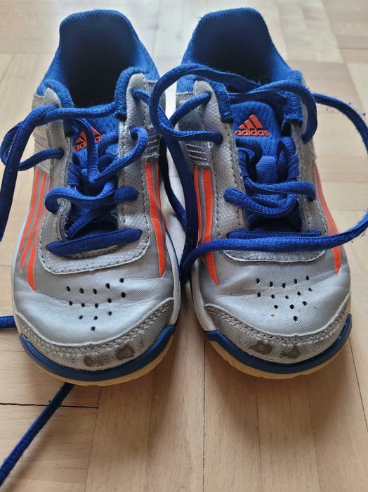 Buty dziecięce Adidasa, rozmiar 28