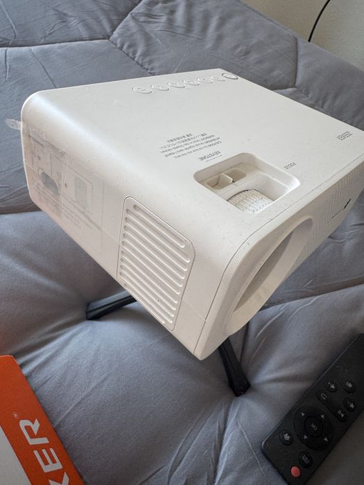 Projetor LED HD iZEEKER Playstation /Netflix