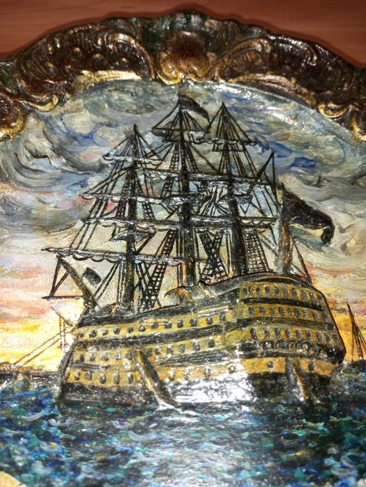 Декоративна об'ємна тарілка на стіну