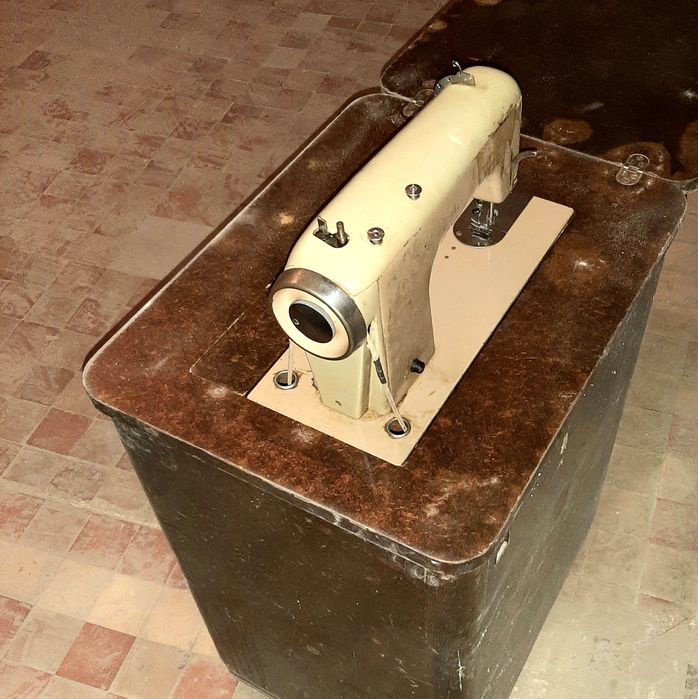 Продам швейну машину виробник Румунія ILEANA!