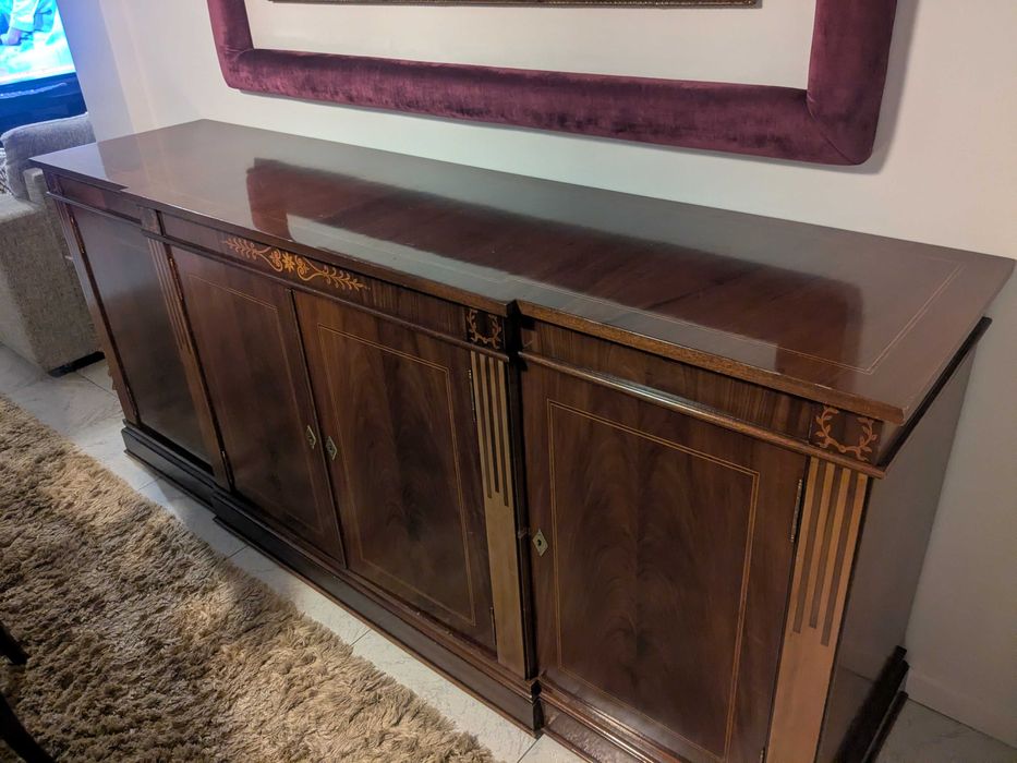 Móvel aparador em madeira de cerejeira, estilo clássico