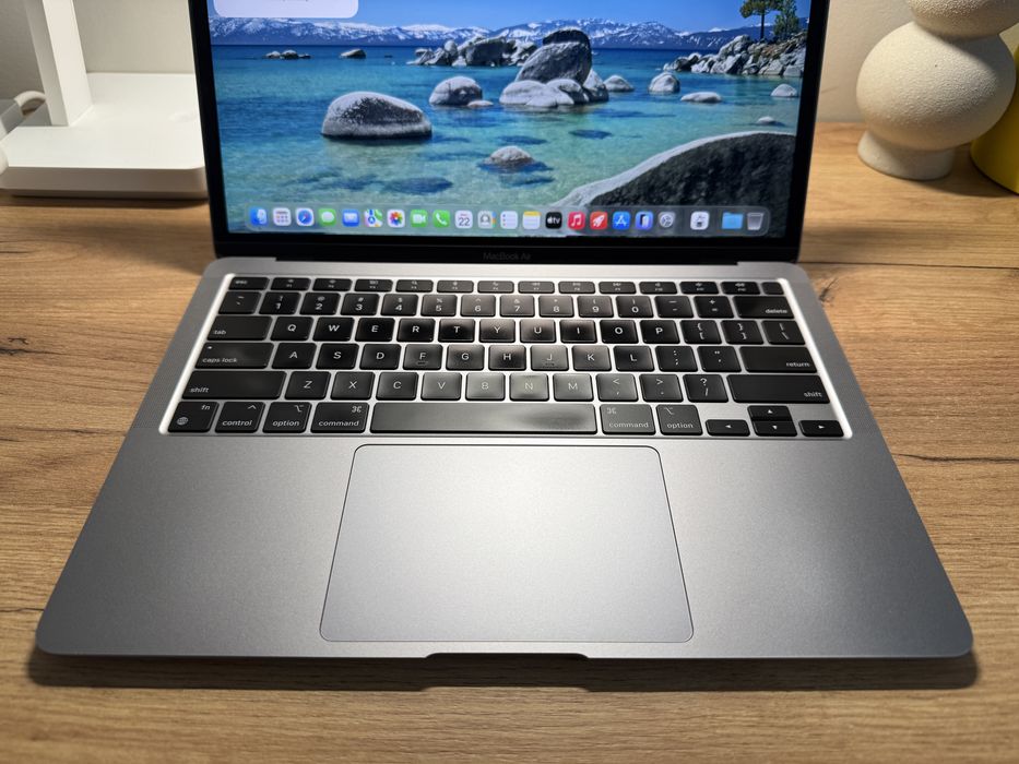 【美品】Macbook Air M1 2020 シルバー 16GB/256GB MacBook Air M1 2020 16GB RAM 256Gb: 23 099 грн. - Ноутбуки Ровно