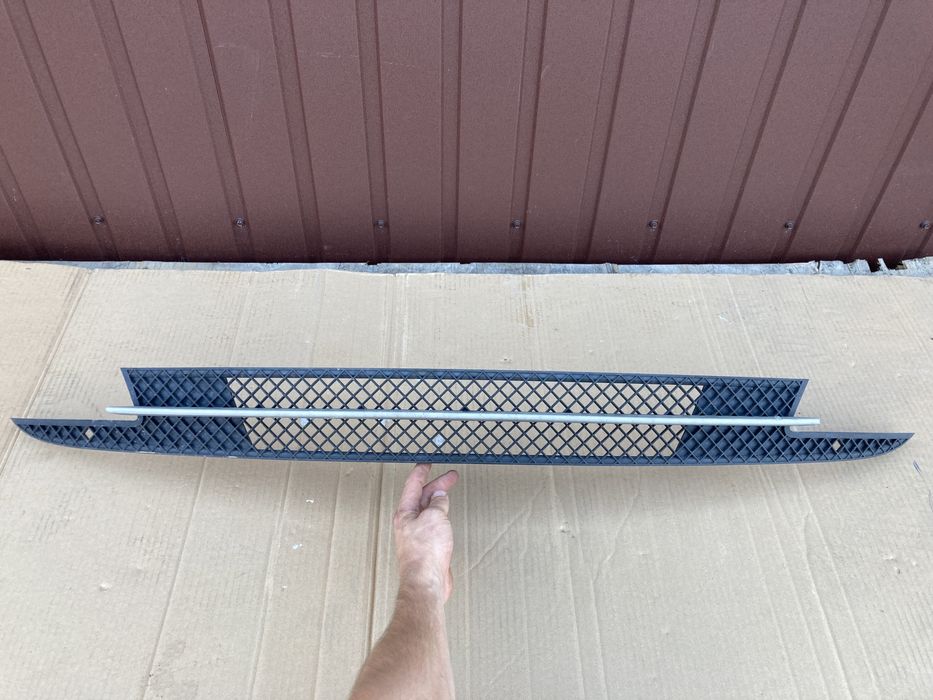 BMW e81 e87 kratka zderzaka przedniego przód listwa lift LCI