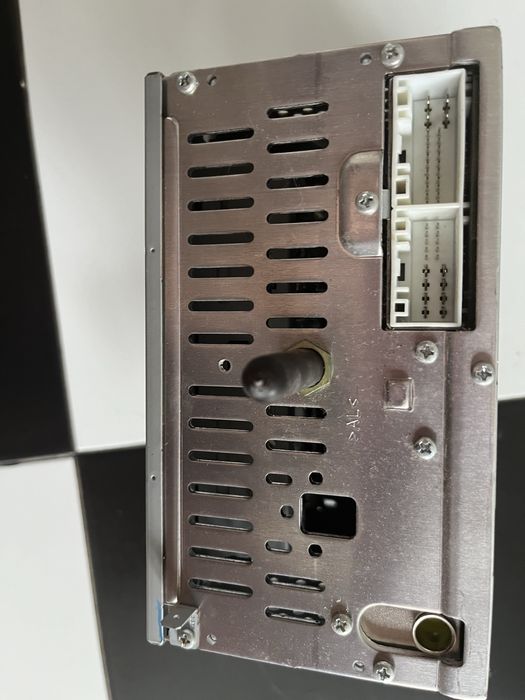 Штатна магнитола з рамкою на Hyundai Sonata yf