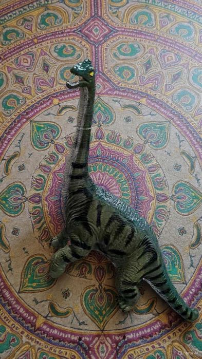 Brinquedo dinossauro