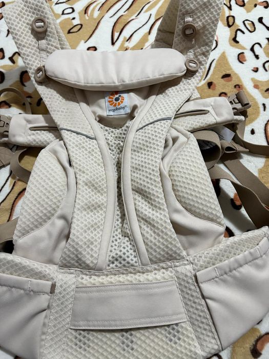 Porta-Bebés Ergobaby Adapt Soft Flex Mesh Natural Beige