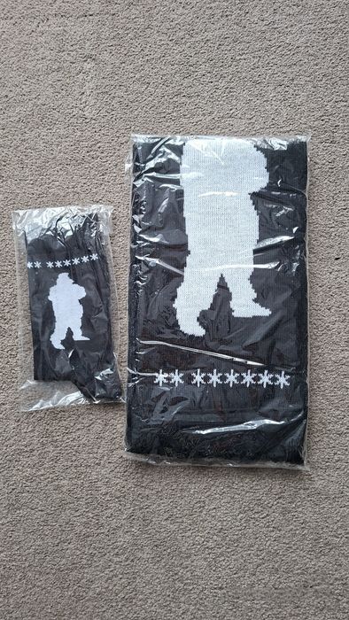 Szalik skarpetki Slums Attack Peja Magiera na legalu