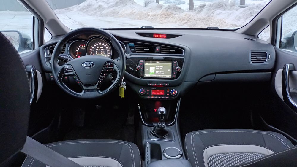 Kia Cee'd 2017 1.6 lift Kolorowy licznik kamera Platinium