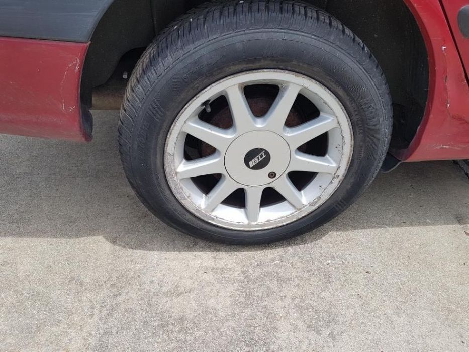 Toyota Avensis T22 D4d para peças