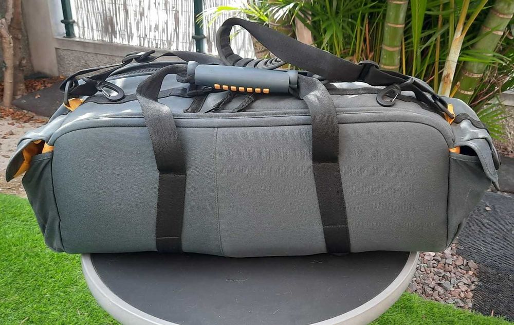 Câmara Profissional com mesa de TV, mala e tripe