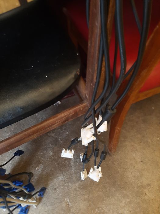 Various VGA and VDI Cables64740468035842123