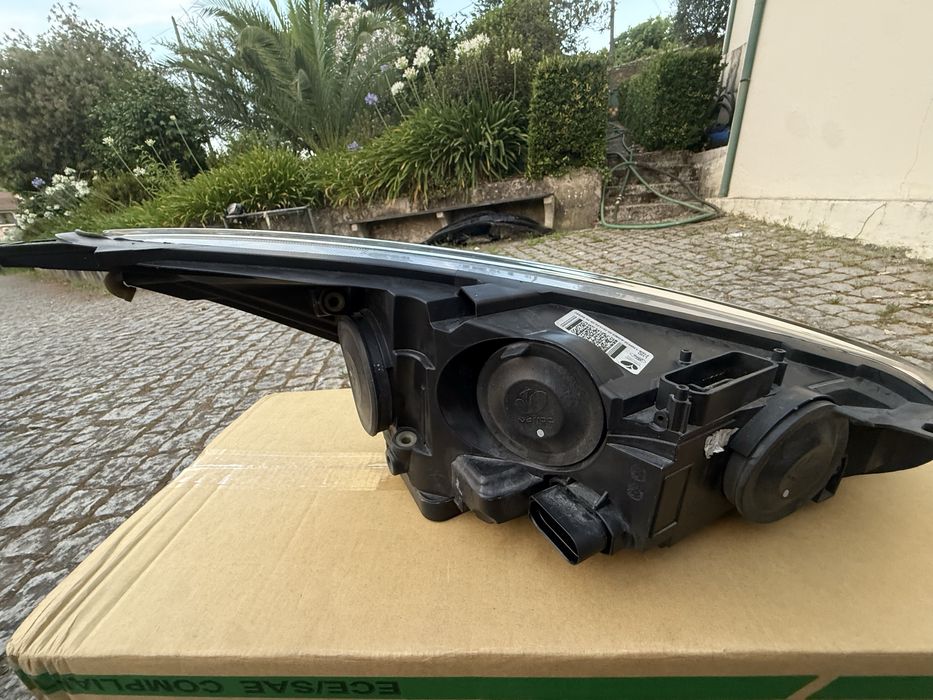Farol esquerdo led ford focus 2017