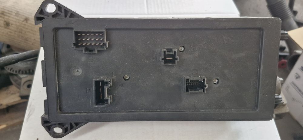 Caixa  fusíveis Mercedes Sprinter (W906). 2006/2018.