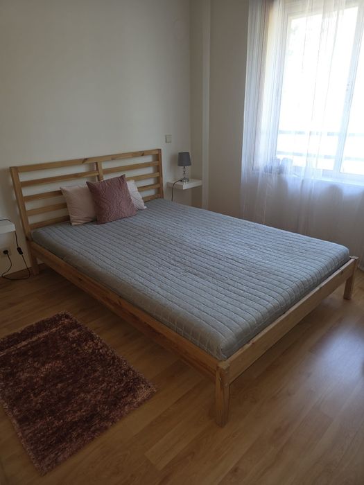 Cama em madeira  C/colchão