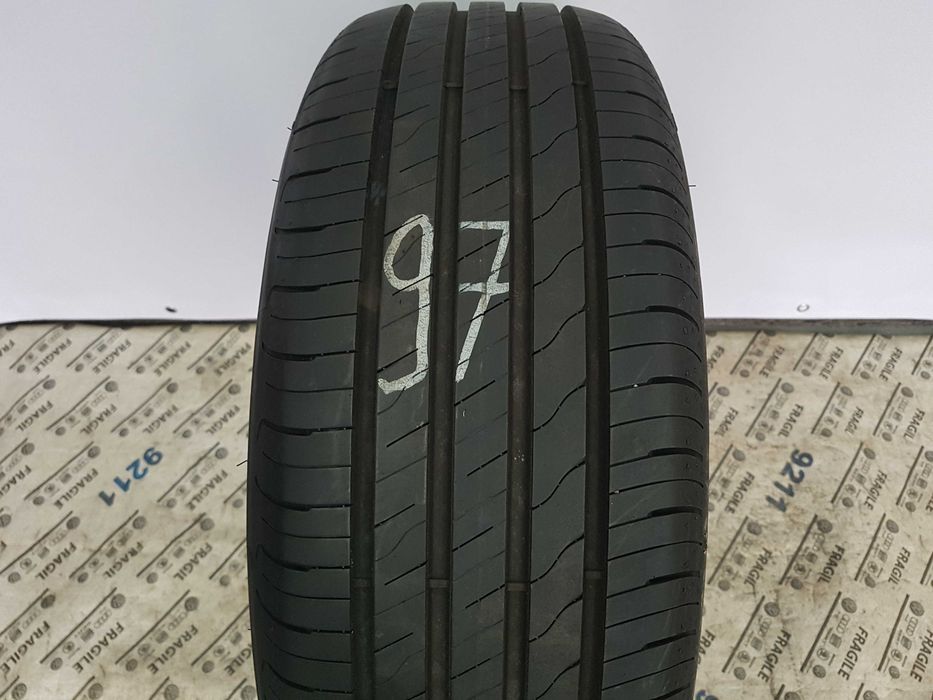 Opona Letnia Goodyear Efficient Grip 215/55R17  215/55/17