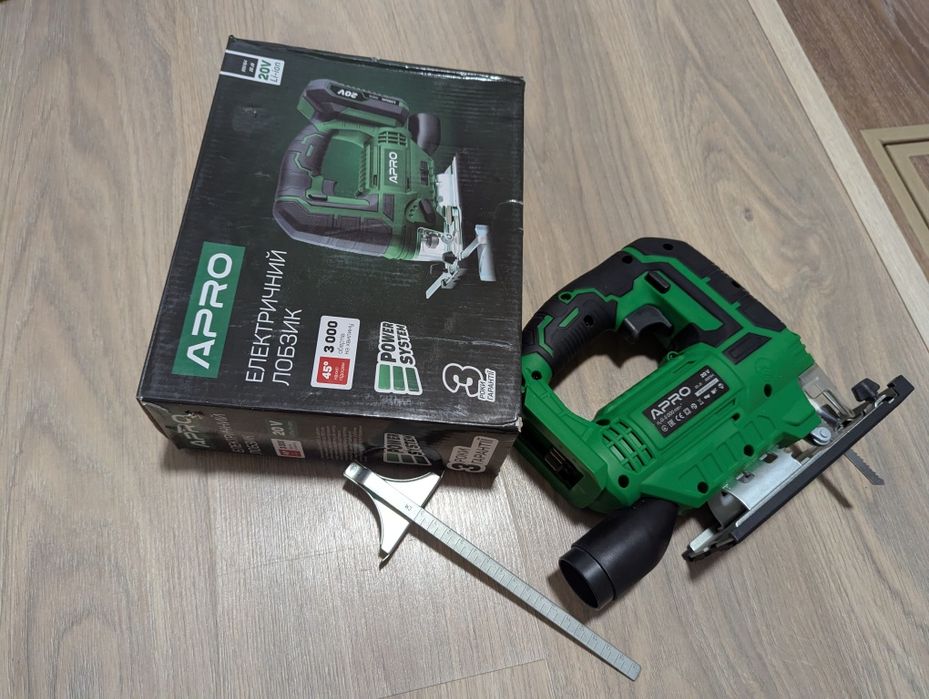 Акумуляторний лобзик apro