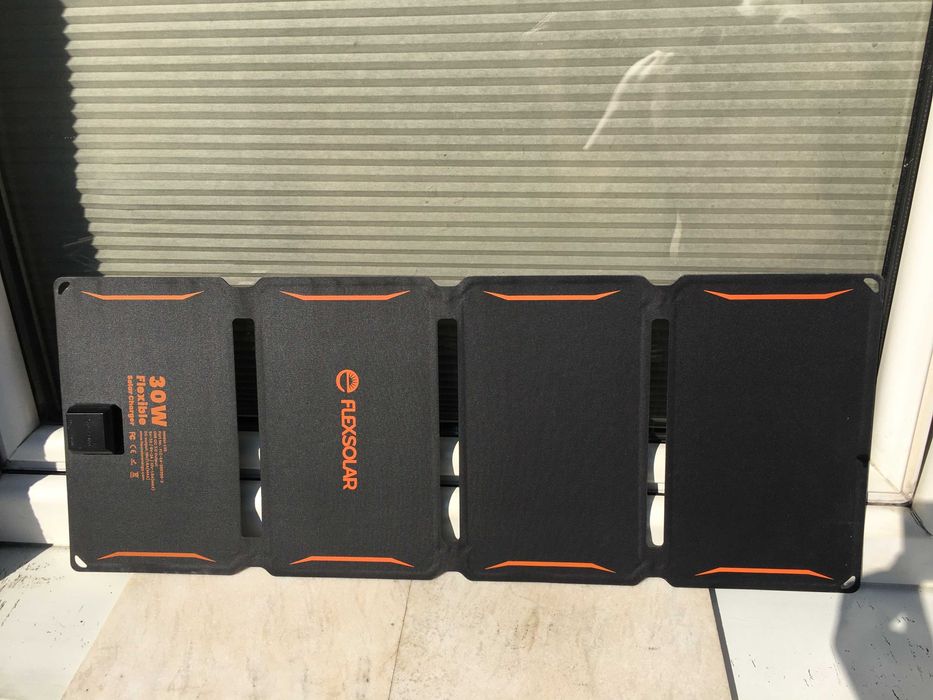 Портативная солнечная панель FlexSolar 30W e30 4 секций Black