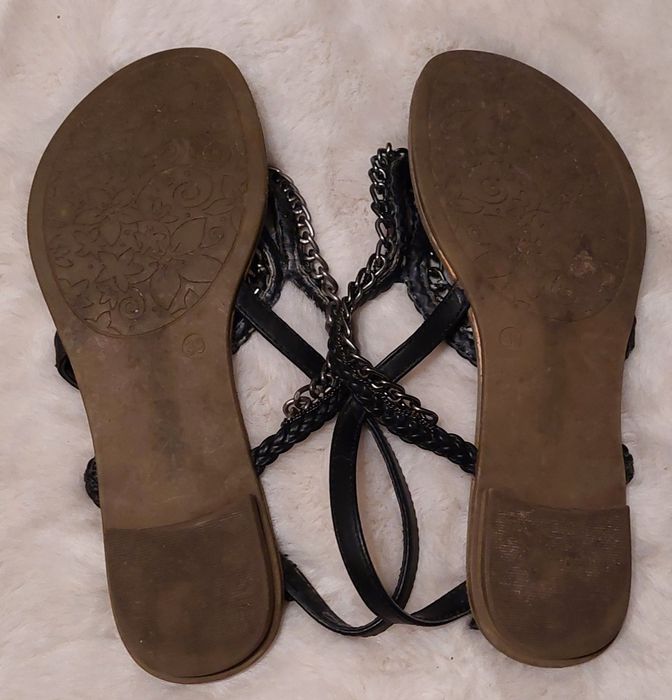 Sprzedam 2 pary butów sandałki rozm. 39