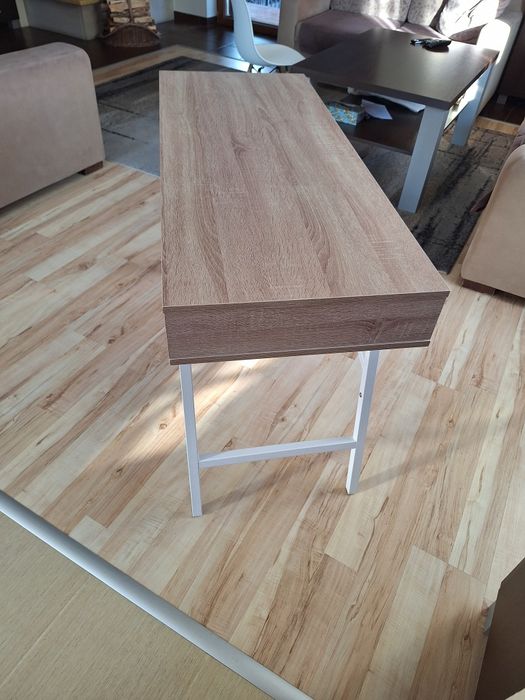 Biurko do biura pokoju