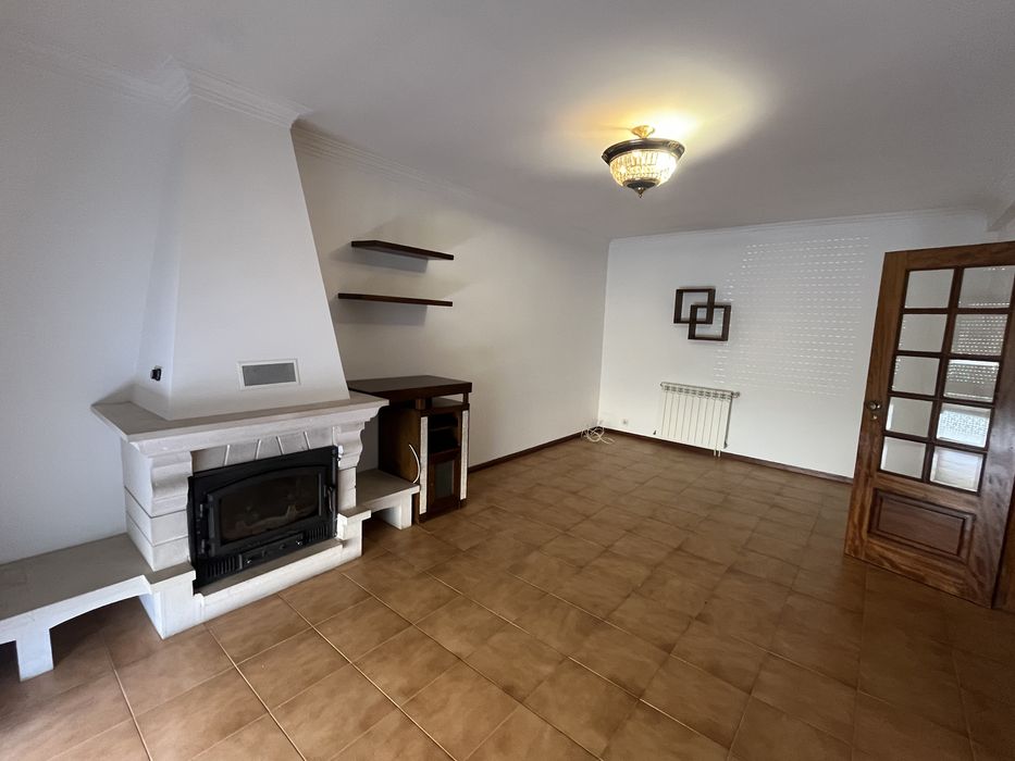 Moradia T3 para Arrendamento em Abraveses – Viseu