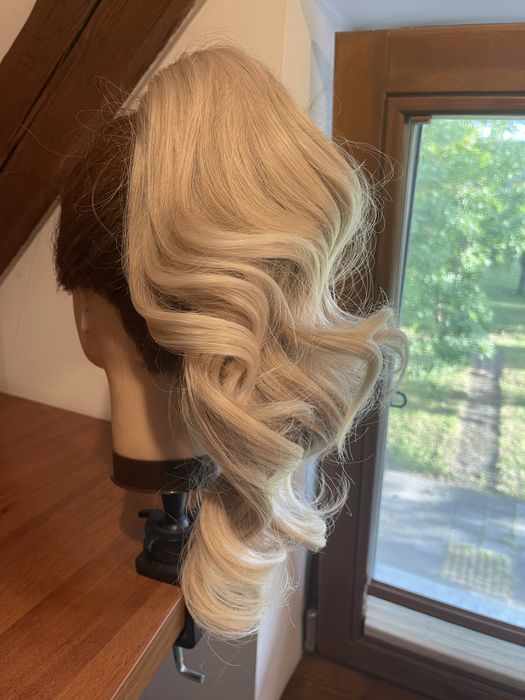 Kucyk na klamerce blond