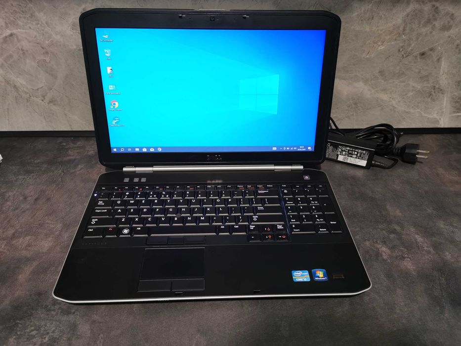 Wydajny laptop DELL Latitude E5520 i3 SSD podświetlana klawiatura Win 10 Pro