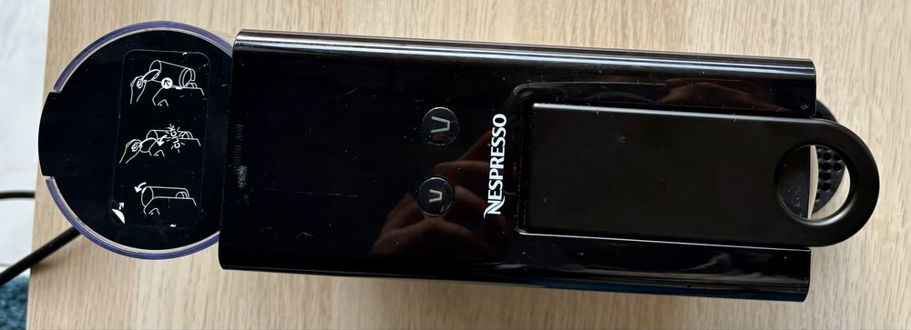 Máquina café Nespresso Essenza Mini C30