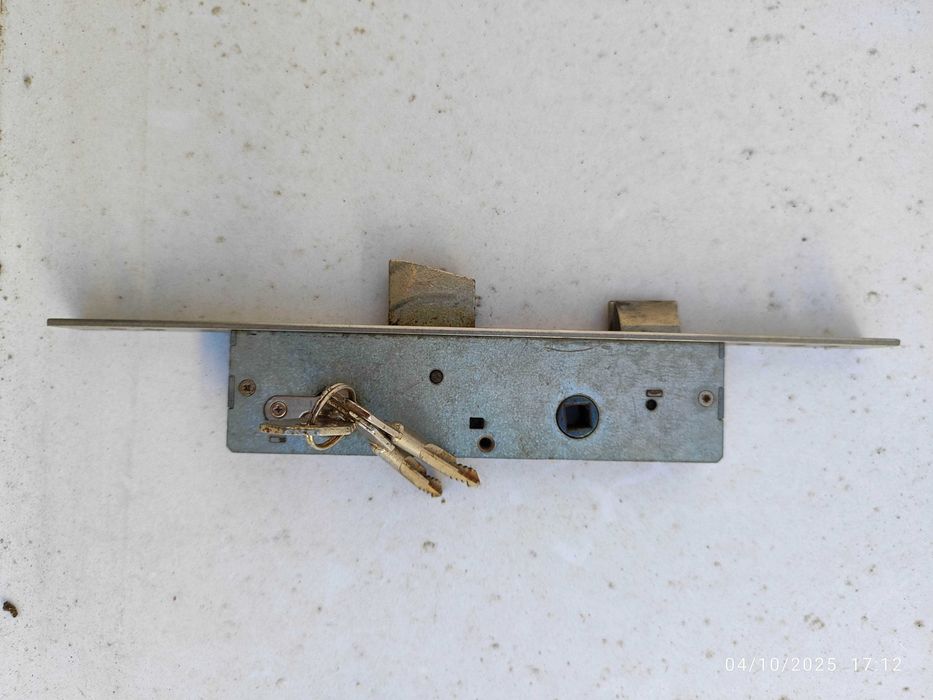 Fechadura interior de porta de aluminio