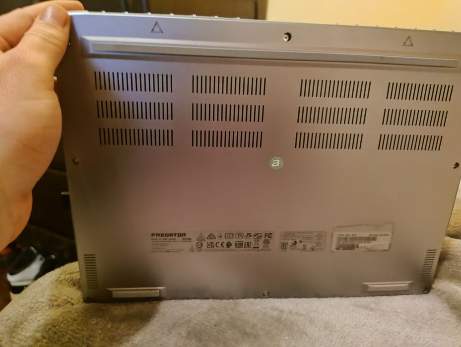 Acer Predator Triton 300 SE