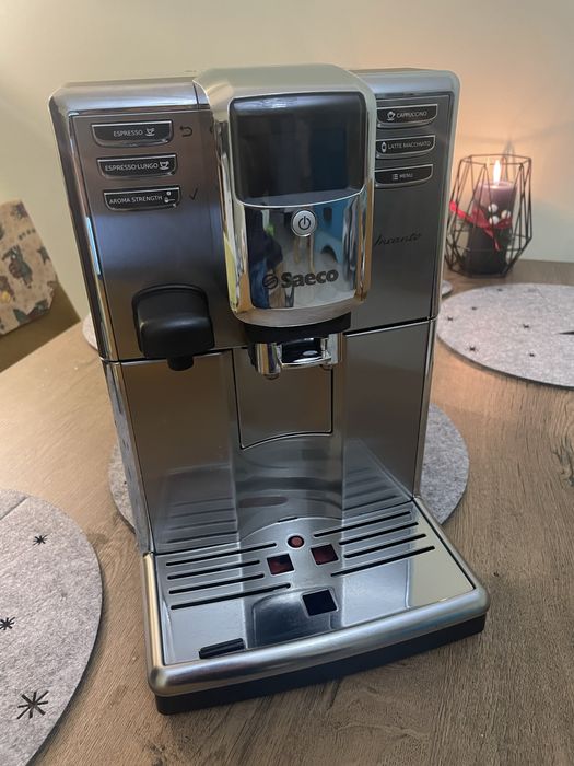 Кавомашина кавоварка Saeco Incanto
