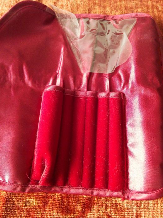 Bolsa para pincéis de rosto (maquilhagem) ou artísticos (pintura)