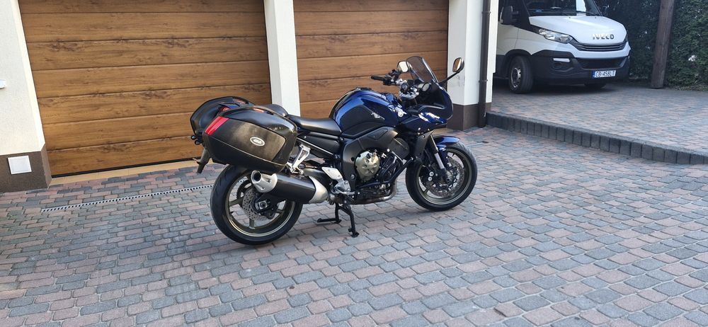 Yamaha  FZ1 Fazer 1000 Super Stan!