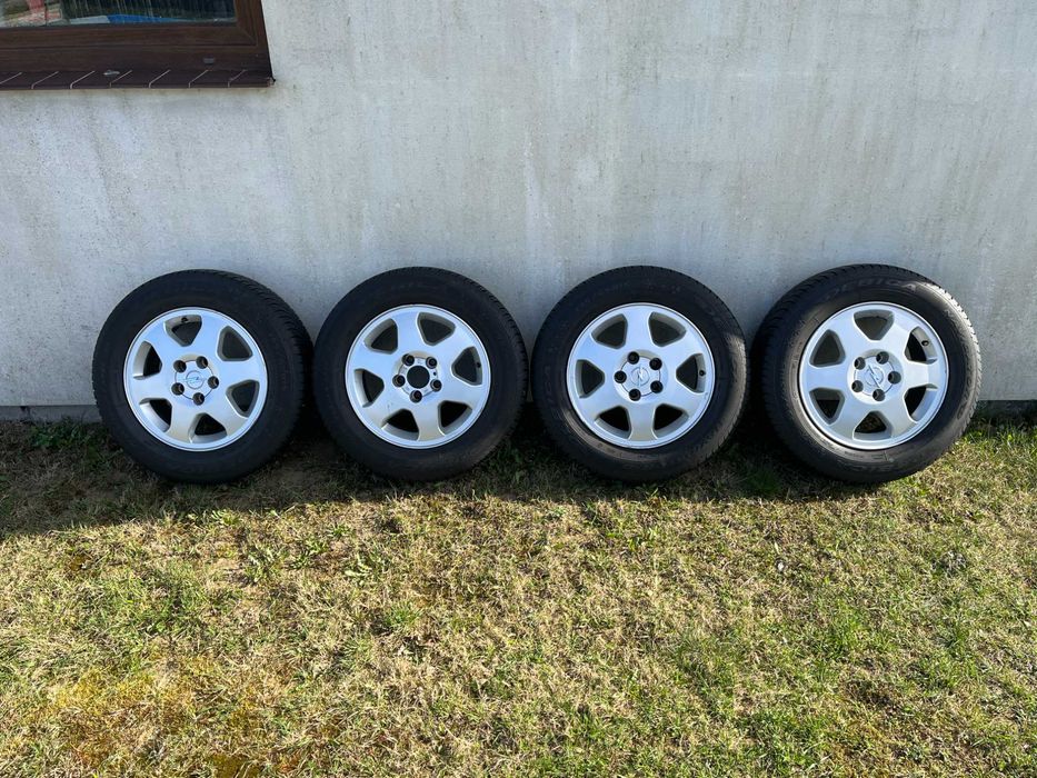 Opel Zafira A-Felgi z oponami wielosezonowymi 195/65R15