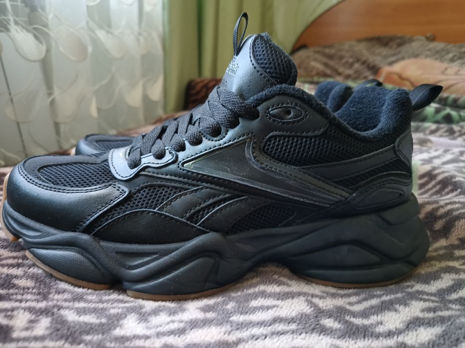 Чоловічі кросівки