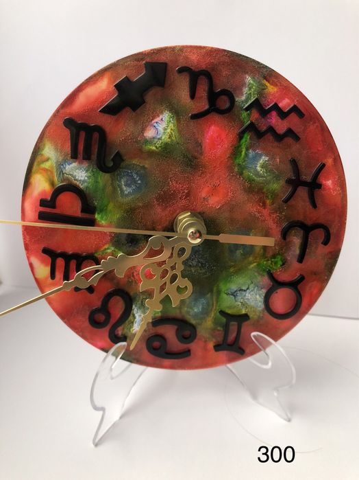 Годинник ручної роботи з іпоксидної смоли