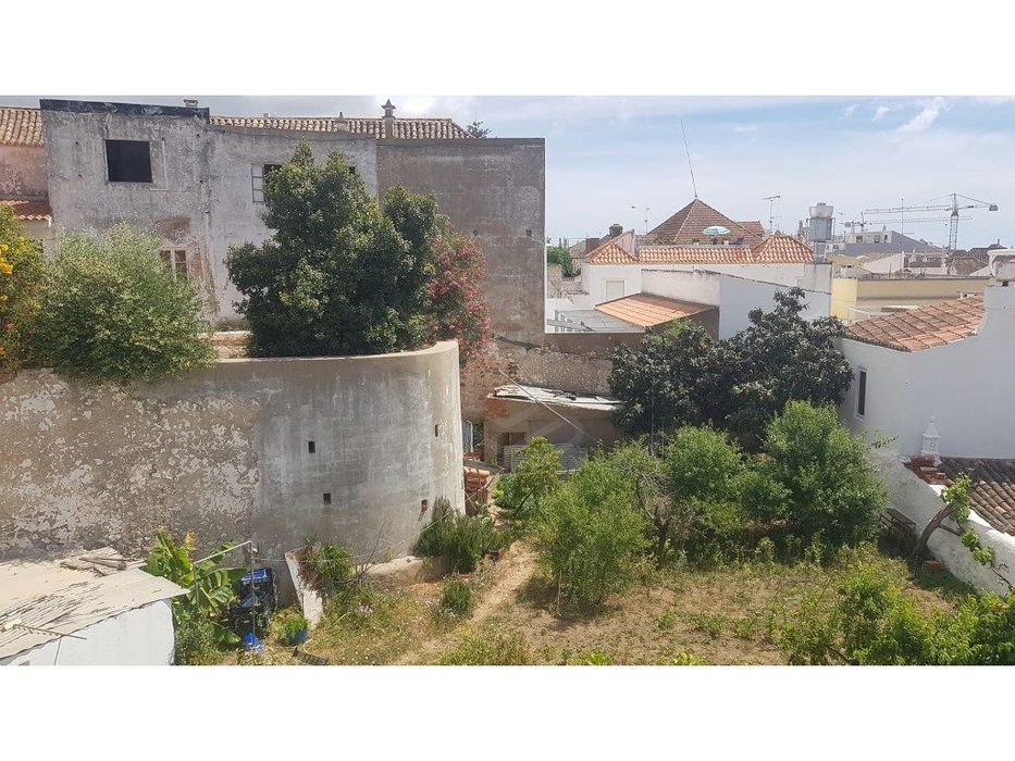 Terreno urbano no centro da cidade, junto ao Rio Gilão em Tavira, A...
