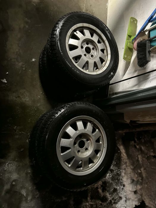 Felgi z oponami wielosezonowymi