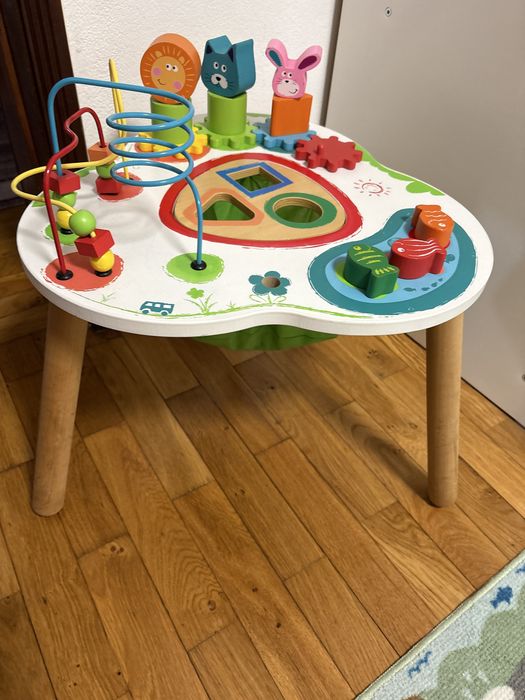 Mesa de actividade infantil