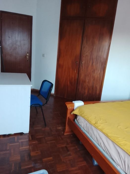 Quarto para arrendar