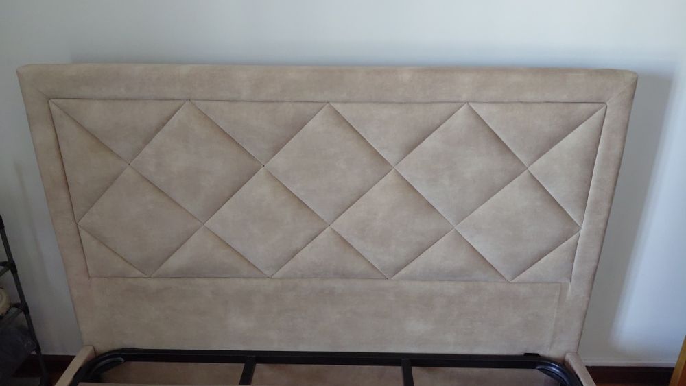 Vendo Cama de casal 200×160 colchão incluído.