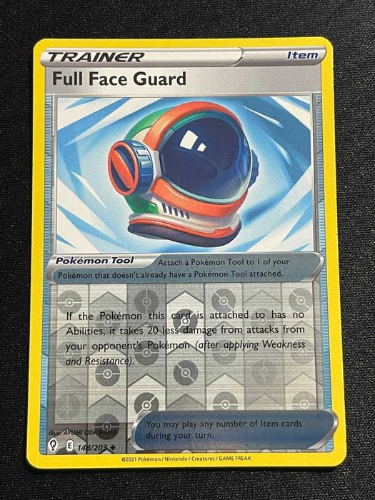 Carta Pokémon Full Face Guard 148/203 Evolving Skies